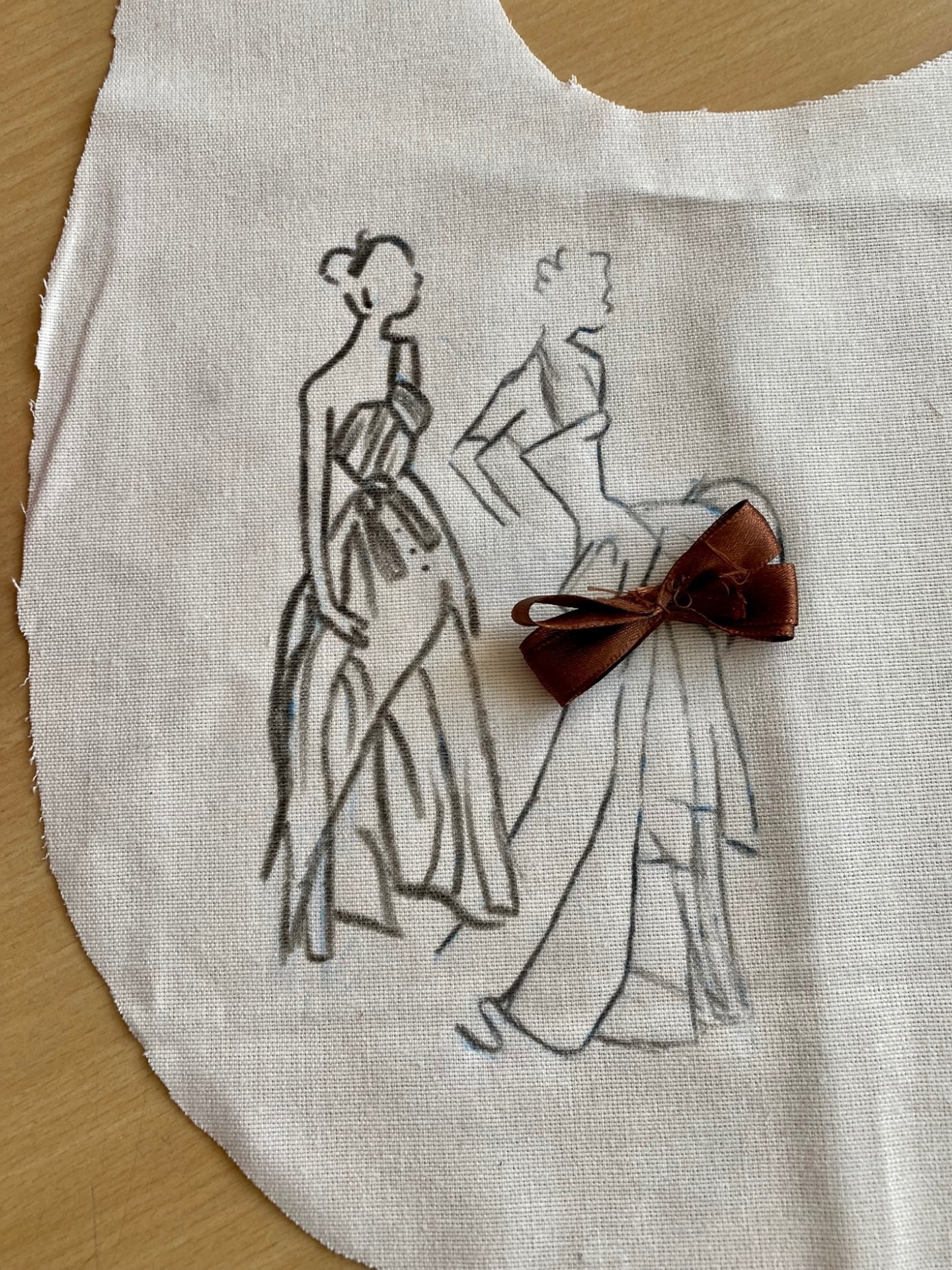 Dior Exhibition - näyttelyn innoittamaa Fashion Design -valinnaiskurssilla